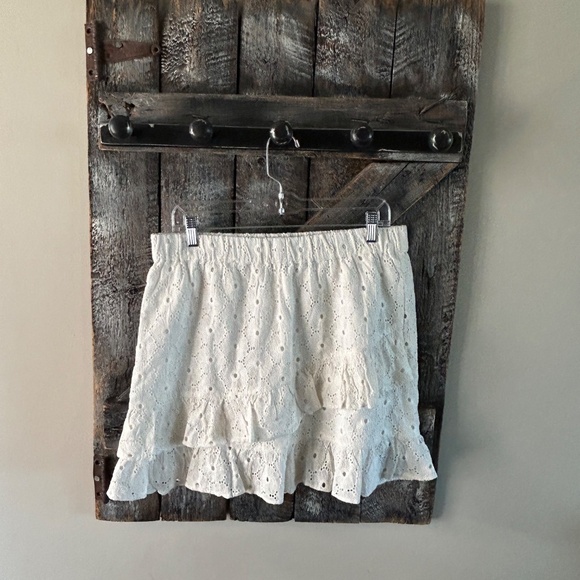 New w/Tags Women's All For 7 Mankind Eyelet White Skirt - Picture 2 of 4